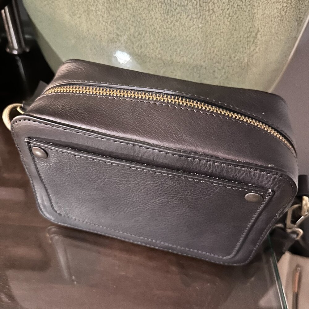 Garnett Hill Cube Purse in Gun Metal black
